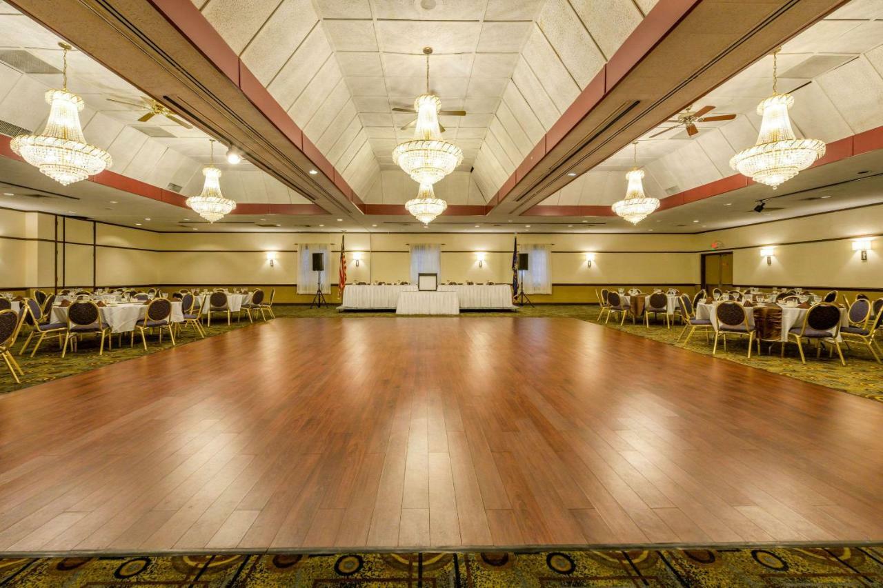 Aire Hotel Lebanon Hershey Exterior photo