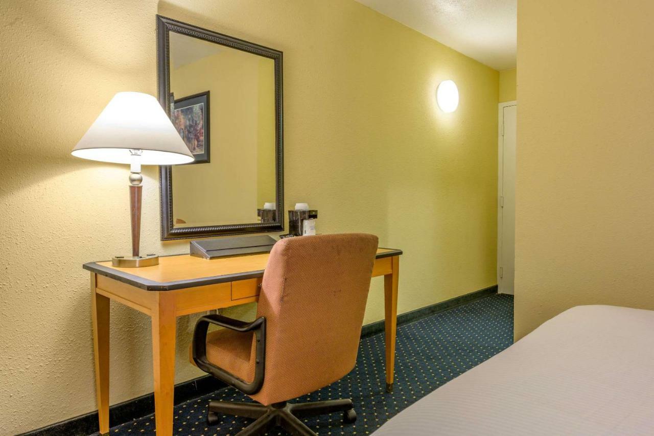 Aire Hotel Lebanon Hershey Exterior photo